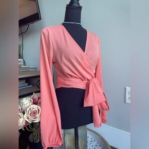 worn 1X EUC Fashion Nova Salmon Colored Long Sleeve V-neck Crop SMALL